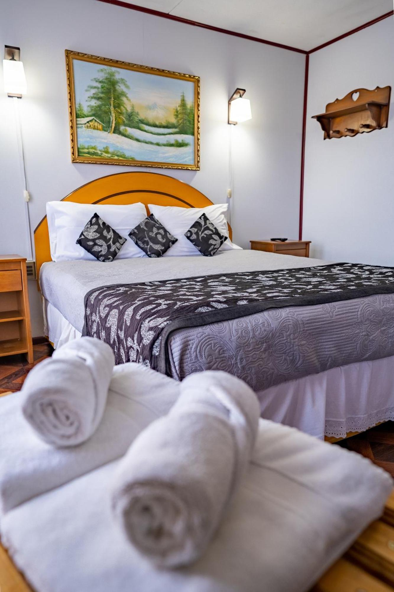 Hostal Alcázar Puerto Natales Kültér fotó