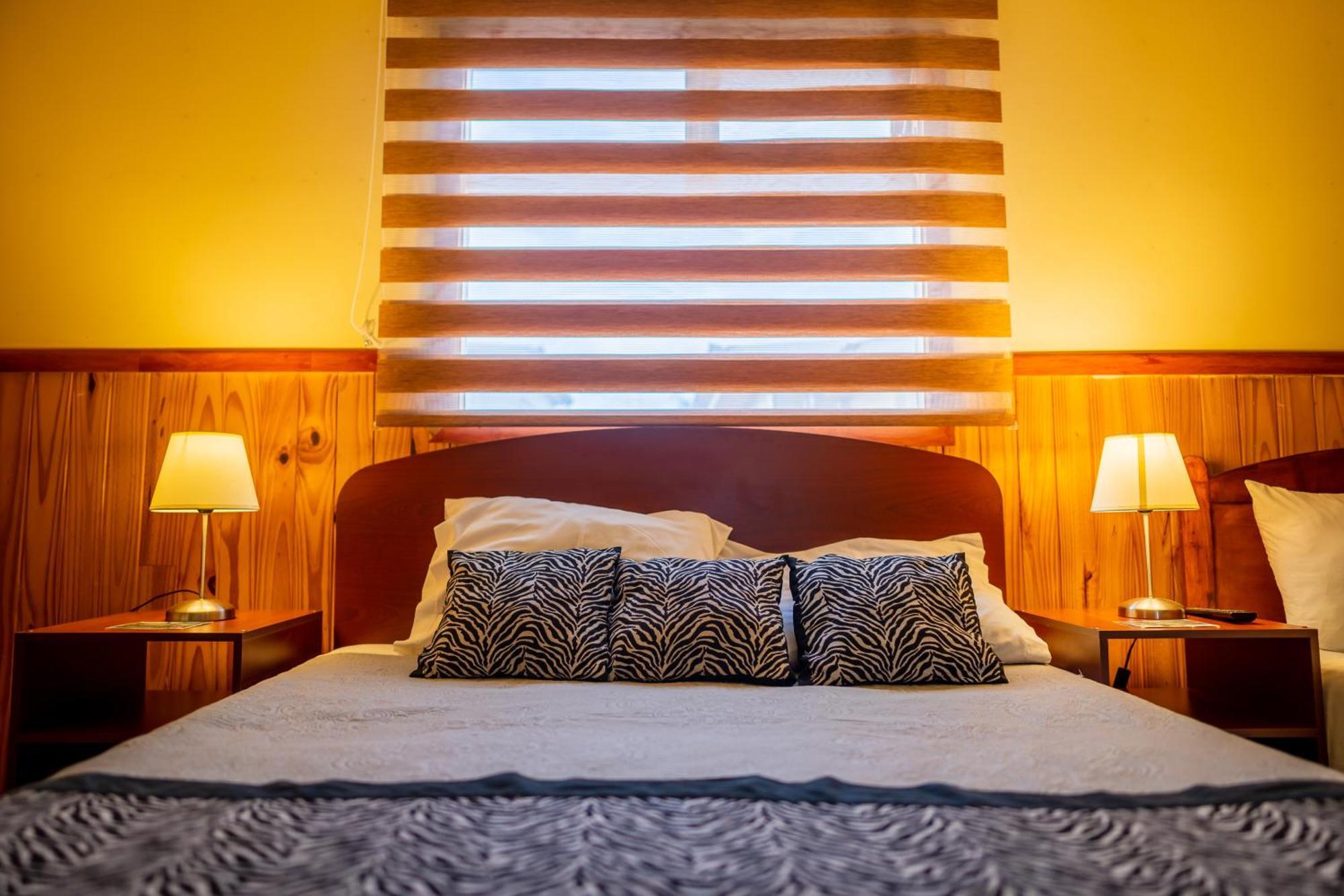 Hostal Alcázar Puerto Natales Kültér fotó