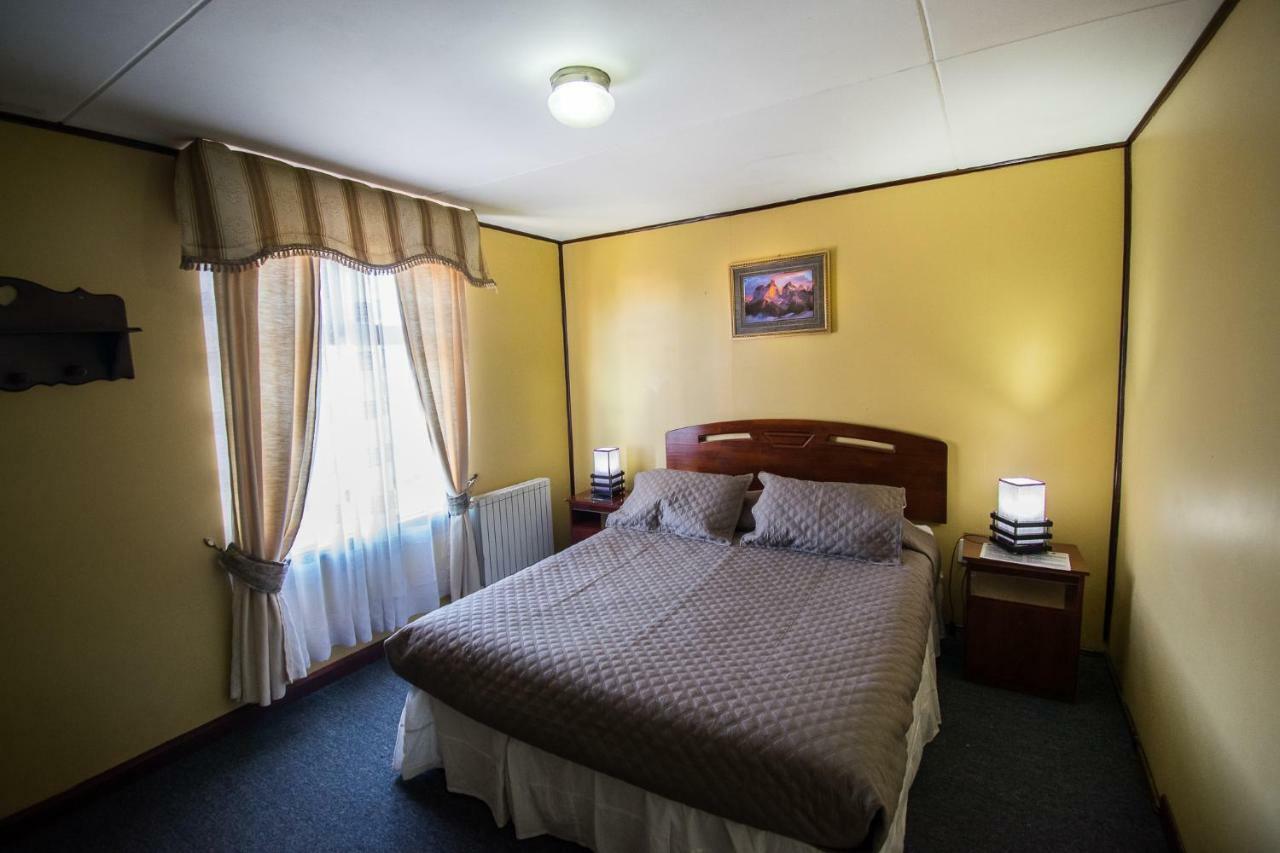 Hostal Alcázar Puerto Natales Kültér fotó